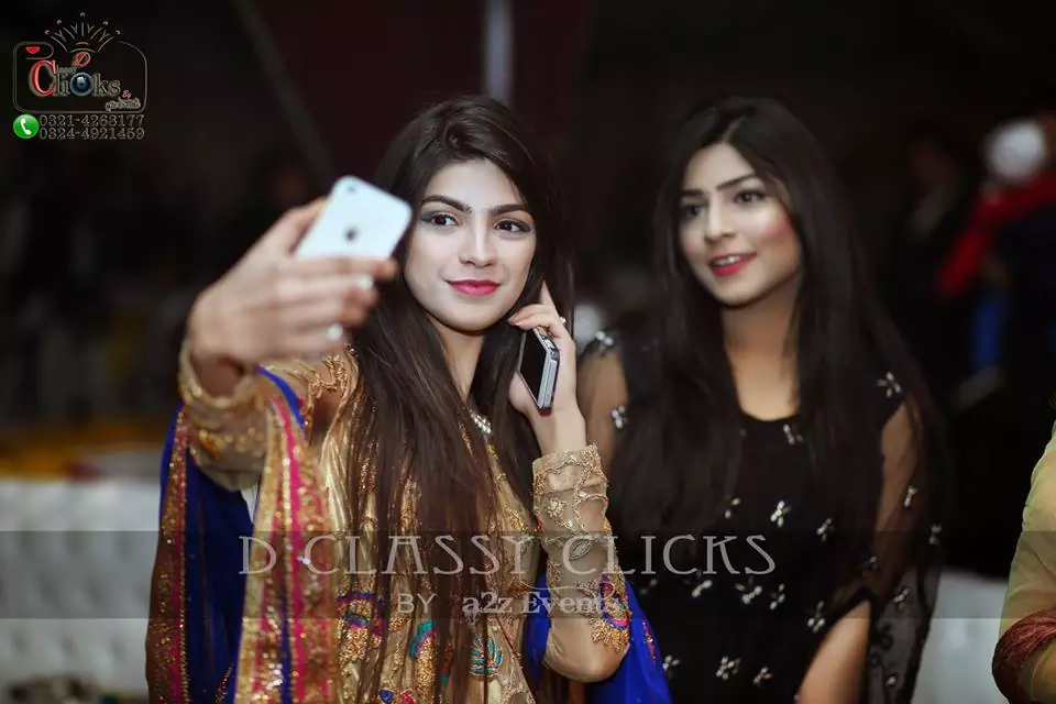 candid shot, wedding photography, candid, mehndi night