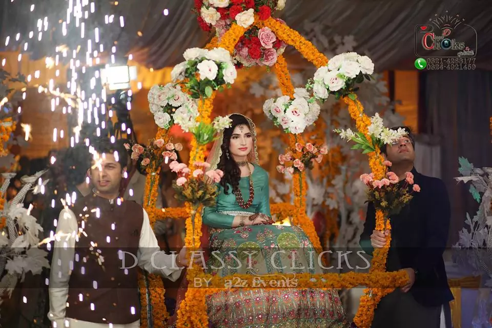 Cinderella cart, bride entry, entry shoot, candid