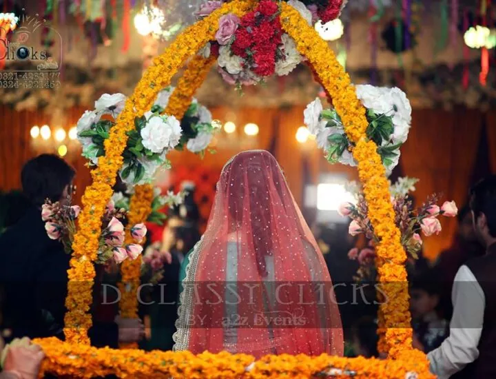 mehndi entry, candid, entry shot, wedding photographers