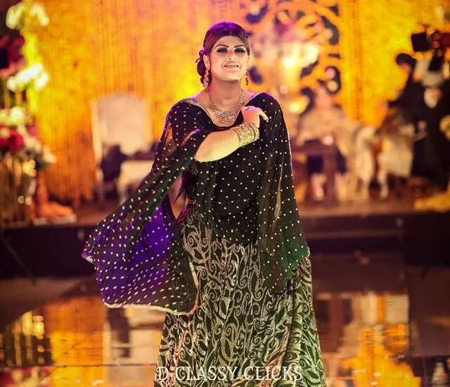 candid, mehndi shoot, wedding photographers, signature shoot