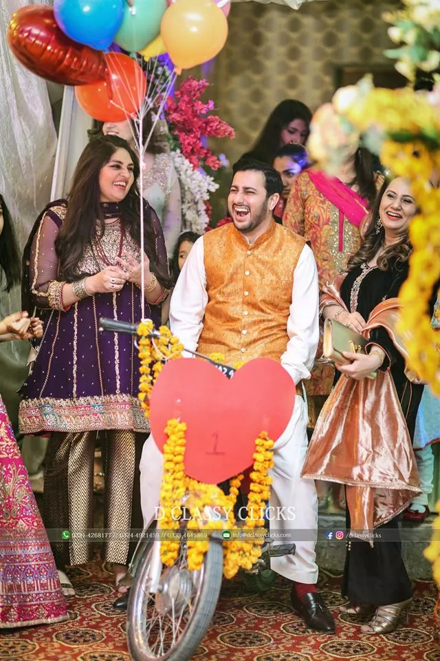 groom's portrait, best photographers, mehndi shoot, wedding photography