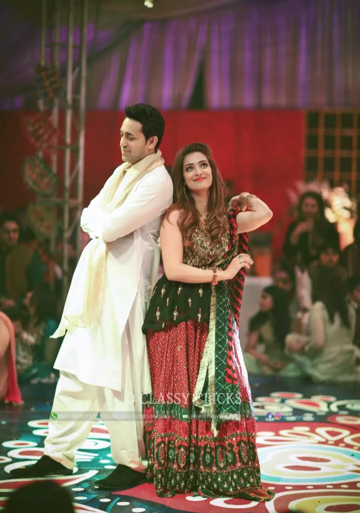 mehndi dance, candid photo