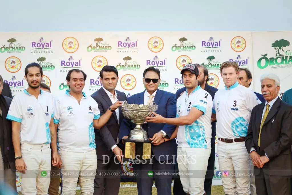 45576466_2062675137396567_3069127365650022400_n (1)