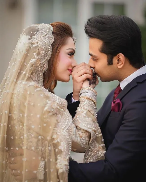 hand kiss, walima shoot, photoshoot